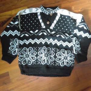 * Yetiland Black & White Icelandic Wool Sweater